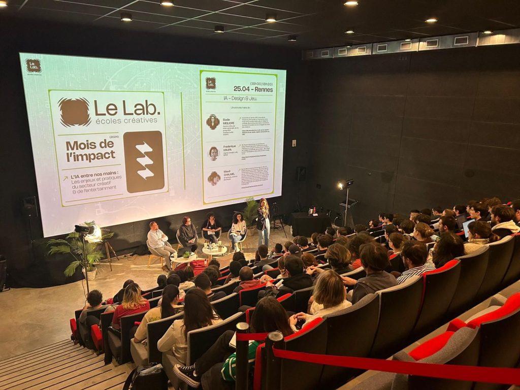 Amphithéâtre rempli d'étudiants dans le cadre du Lab lors du Mois de l'Impact